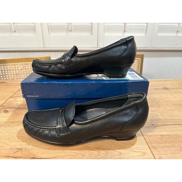 SAS Women's Easier Slip On Loafer Black Leather Size 10 Slim NIB Moccasin Comfy - Picture 3 of 12